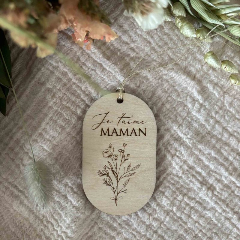 Médaillon - bijou de voiture en bois "Je t'aime maman" 2 médaillon - bijou de voiture en bois