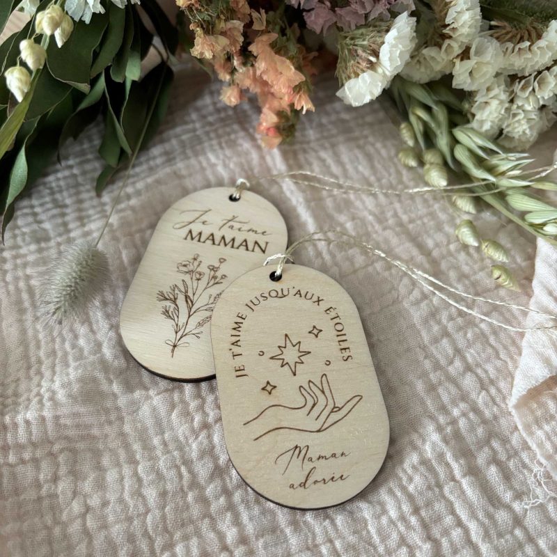 Médaillon - bijou de voiture en bois "Je t'aime maman" 3 médaillon - bijou de voiture en bois