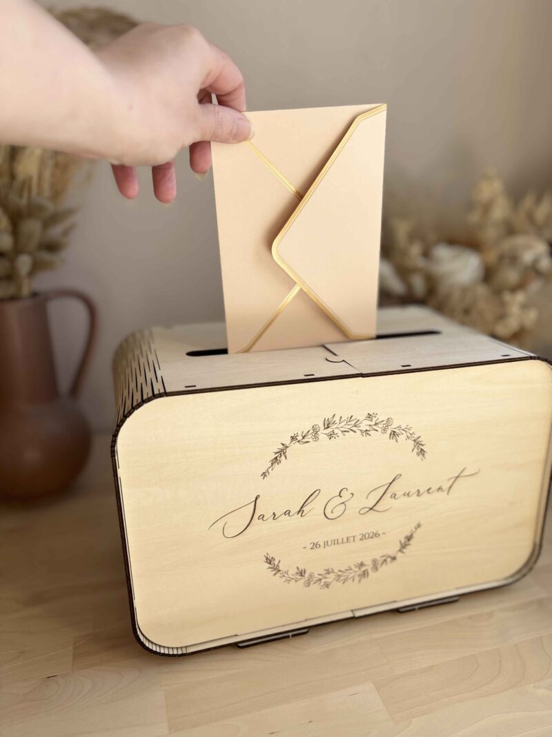 Urne de mariage en bois personnalisée - Collection Poétique 2 urne de mariage en bois