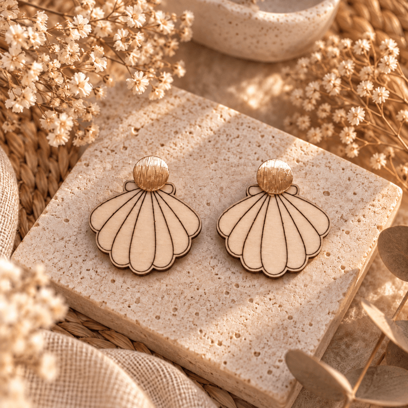 Boucles d’oreilles en bois Coquillage – Coquille Saint-Jacques & doré 2 boucles d’oreilles en bois Coquillage